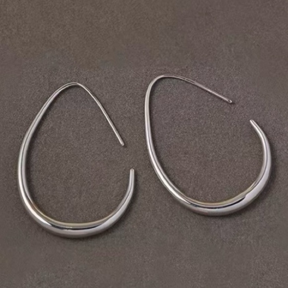 Minimalist Silver Teardrop Hoop Earrings